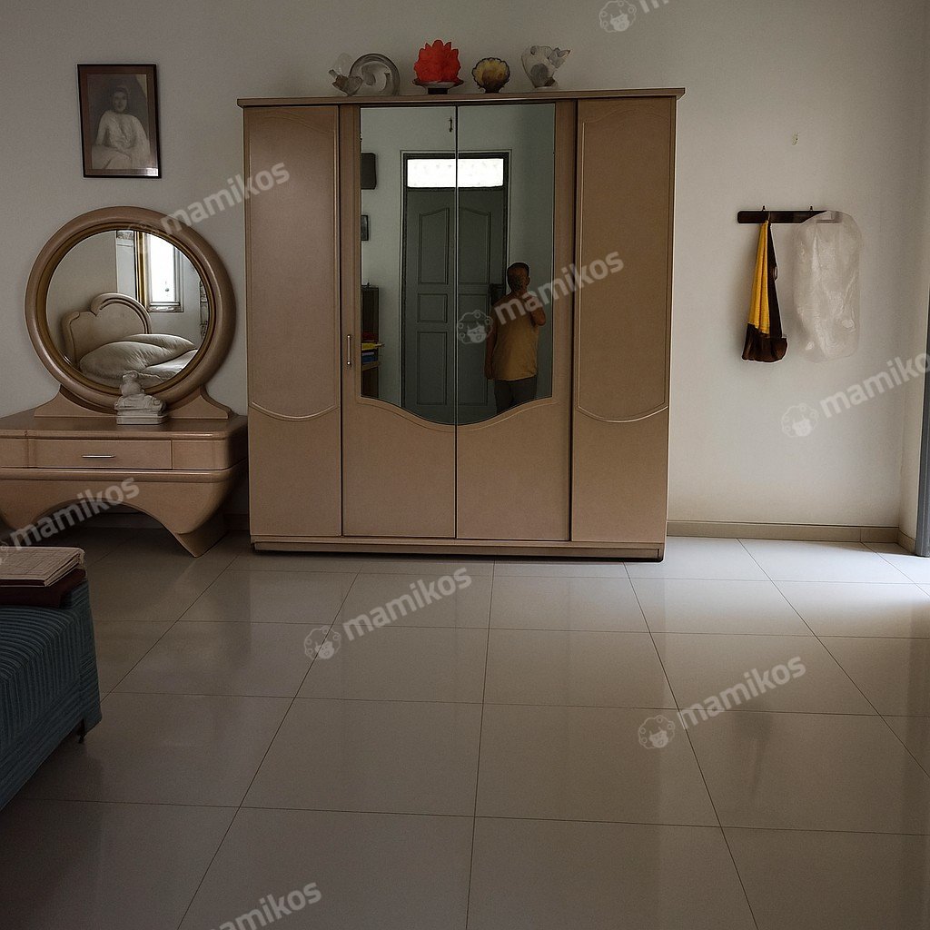 Rumah Sertifikat SHM 5 Kamar Tidur 4 Kamar Mandi Taman Ratu Jakarta Barat - Photo 4