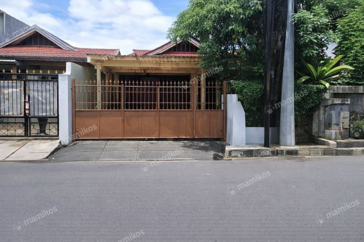 Rumah Sertifikat SHM 3 Kamar Tidur 2 Kamar Mandi Lebak Bulus Jakarta Selatan
