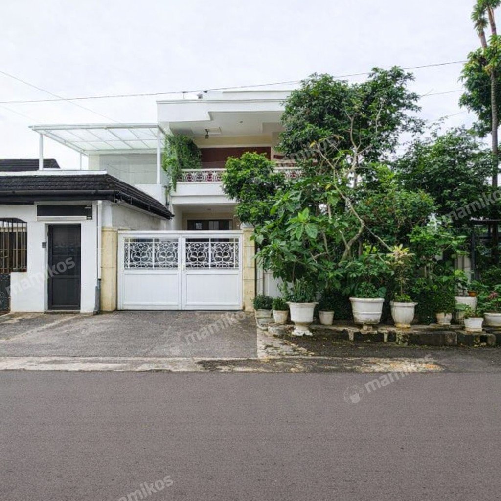 Rumah Sertifikat SHM 4 Kamar Tidur 4 Kamar Mandi Kebayoran Baru Jakarta Selatan - Photo 2
