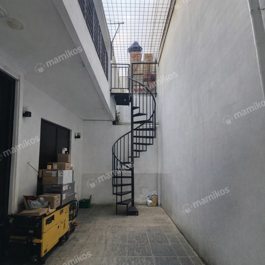 Rumah Sertifikat SHM 4 Kamar Tidur 4 Kamar Mandi Intercon Jakarta Barat - Photo 4