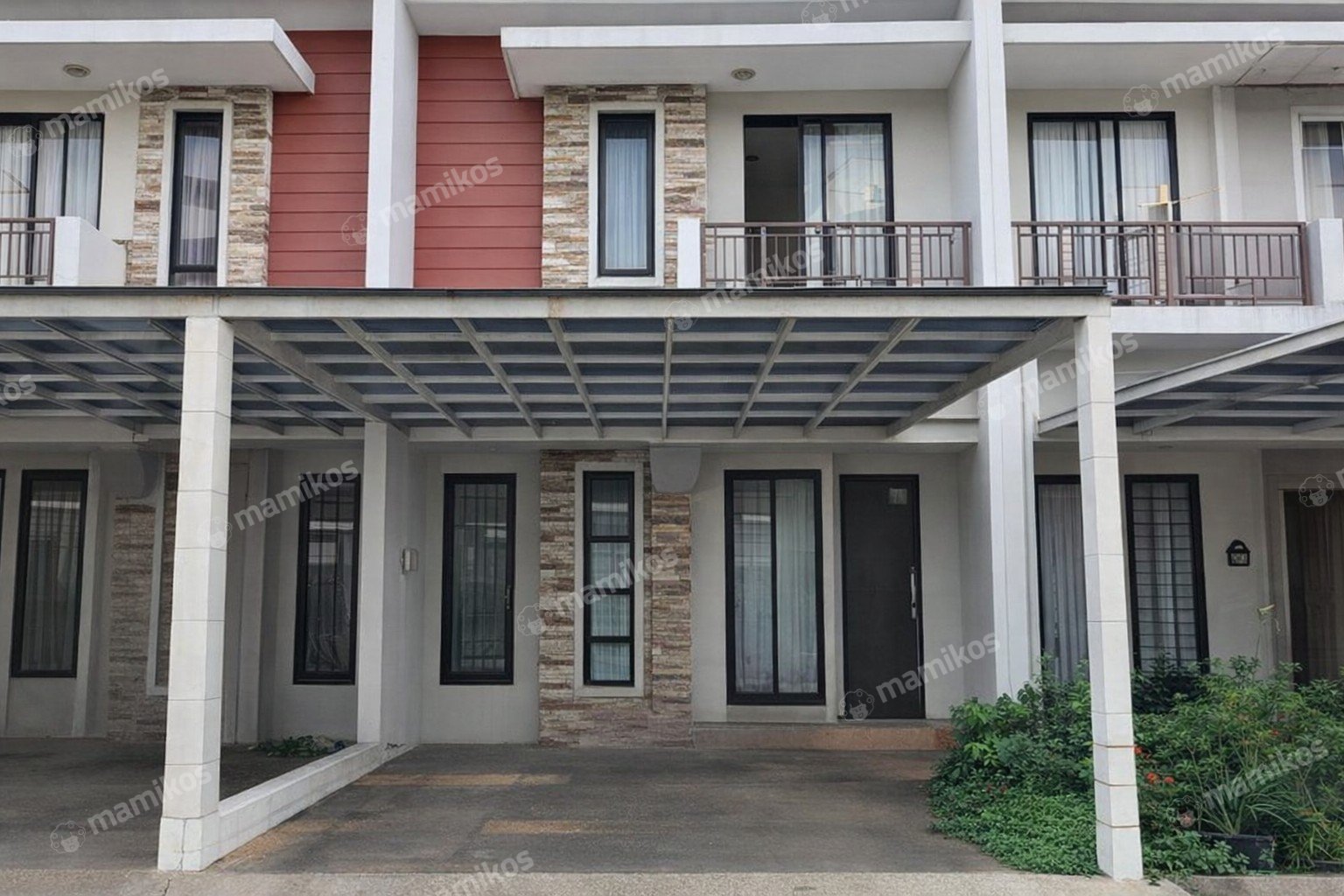 Rumah Sertifikat SHM 3 Kamar Tidur 2 Kamar Mandi Green Lake City Jakarta Barat - Photo 1