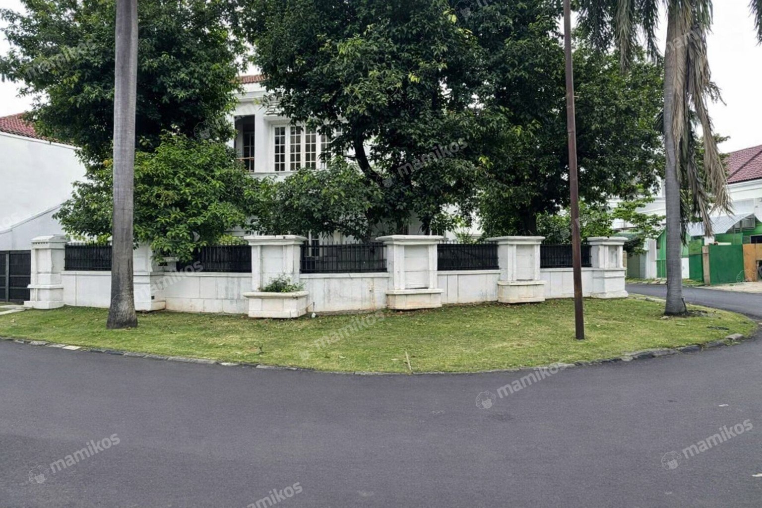 Rumah Sertifikat SHM 4 Kamar Tidur 4 Kamar Mandi Pondok Indah Jakarta Selatan