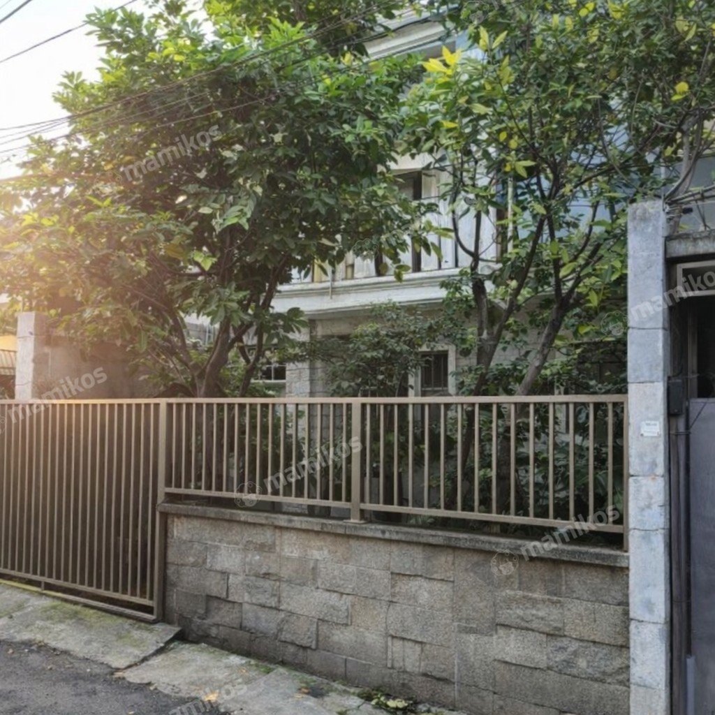 Rumah Sertifikat SHM 5 Kamar Tidur 5 Kamar Mandi Kebon Jeruk Jakarta Barat - Photo 3