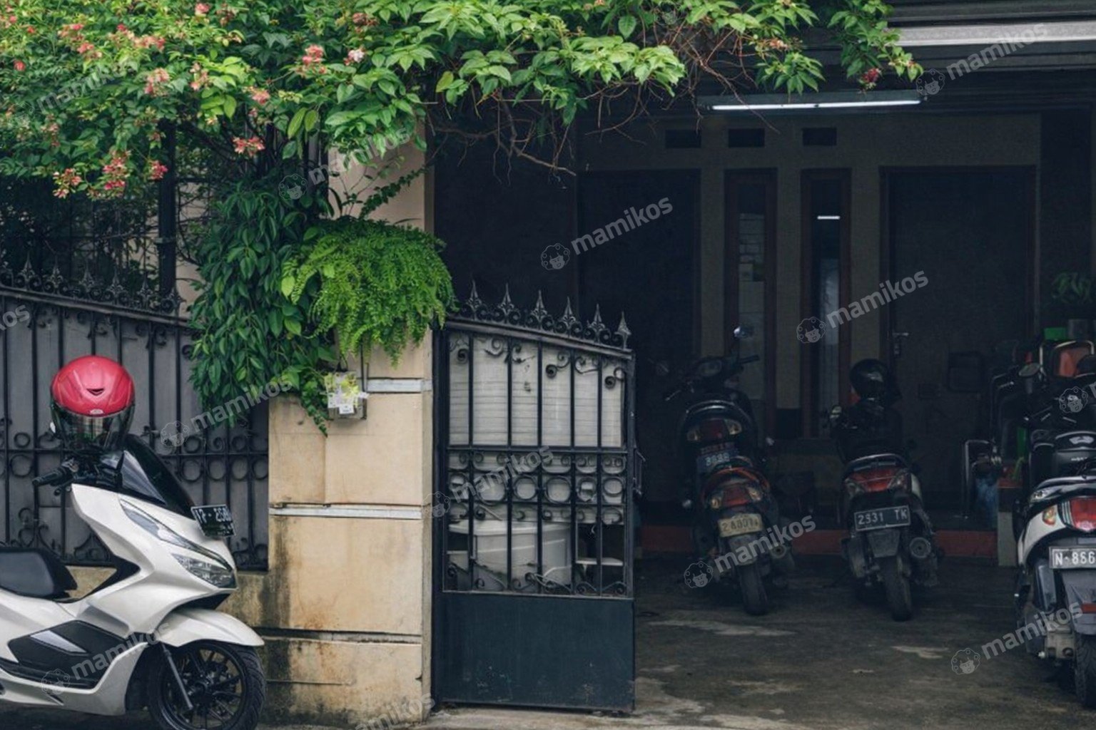 Rumah Sertifikat SHM 3 Kamar Tidur 2 Kamar Mandi Joglo Jakarta Barat