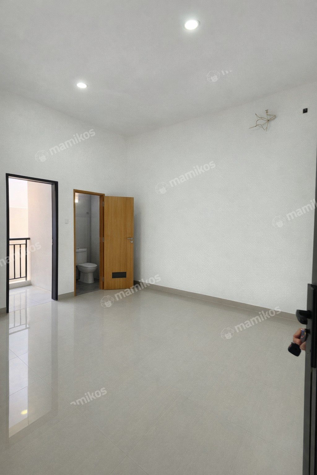 Rumah Sertifikat SHM 3 Kamar Tidur 3 Kamar Mandi Metland Puri Jakarta Barat - Photo 2