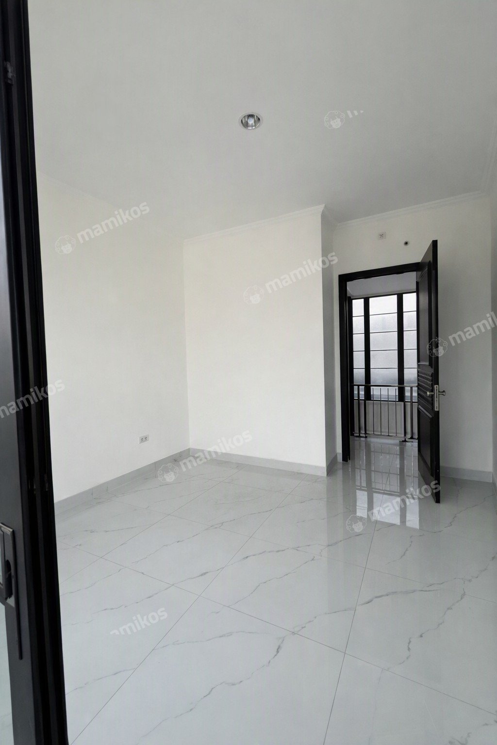 Rumah Sertifikat PPJB 4 Kamar Tidur 3 Kamar Mandi Pantai Indah Kapuk 2 Jakarta Utara - Photo 4