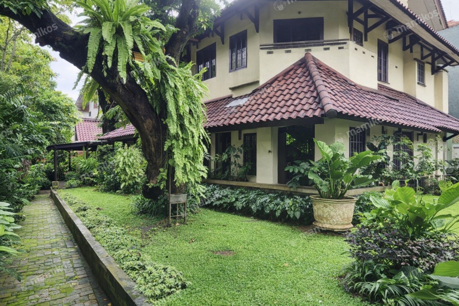 Rumah Sertifikat SHM 4 Kamar Tidur 3 Kamar Mandi Lebak Bulus Jakarta Selatan