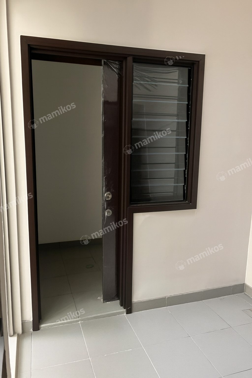Rumah Sertifikat HGB 3 Kamar Tidur 2 Kamar Mandi Pantai Indah Kapuk 2 Jakarta Utara - Photo 4