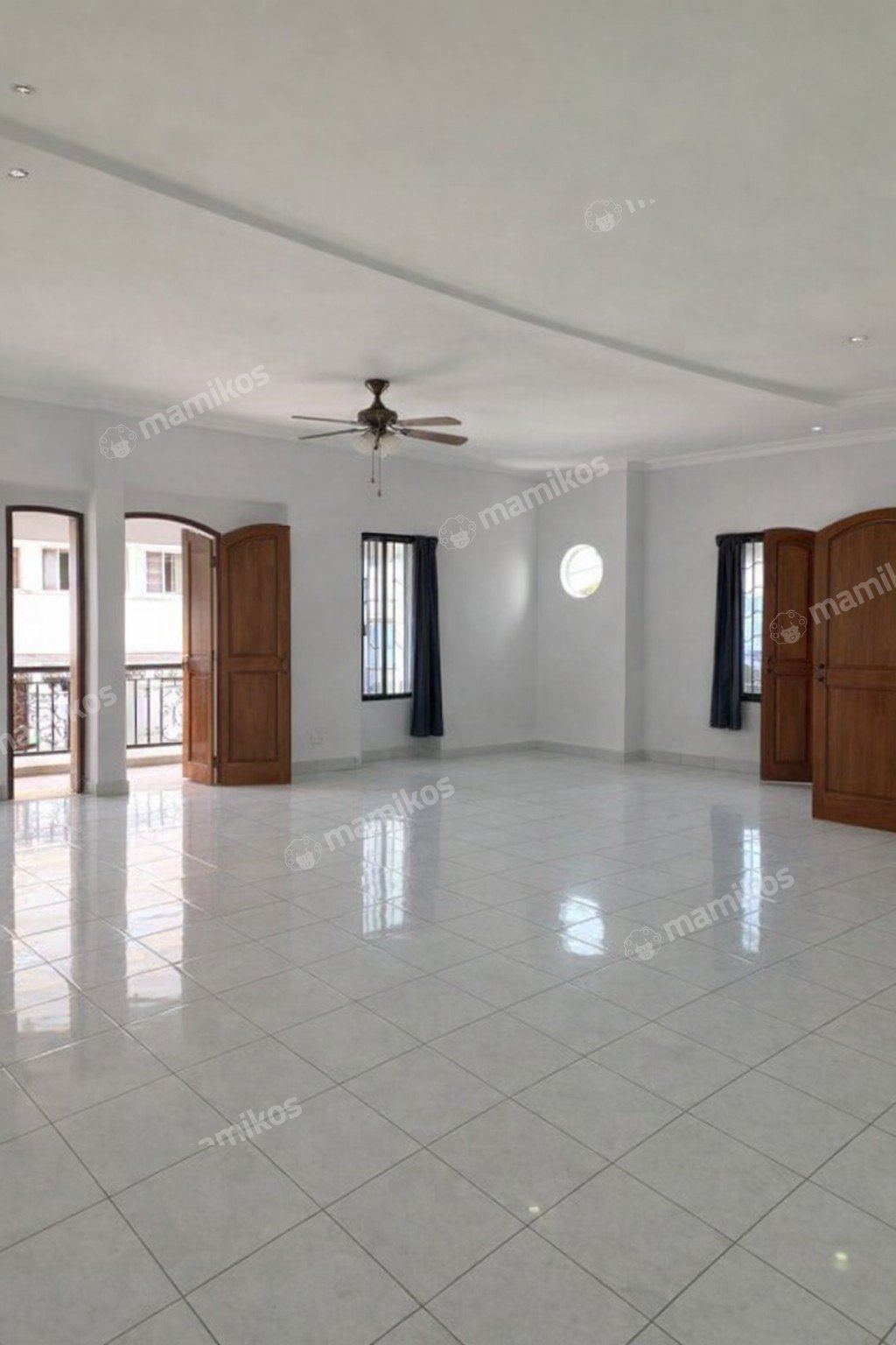 Rumah 4 Kamar Tidur 2 Kamar Mandi 3 Lantai Tambora Jakarta Barat - Photo 2