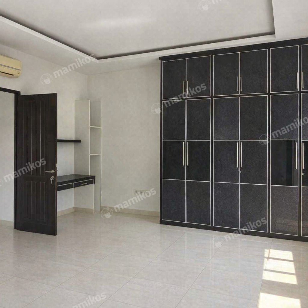 Rumah Sertifikat SHM 5 Kamar Tidur 4 Kamar Mandi Citra Garden Jakarta Barat - Photo 2