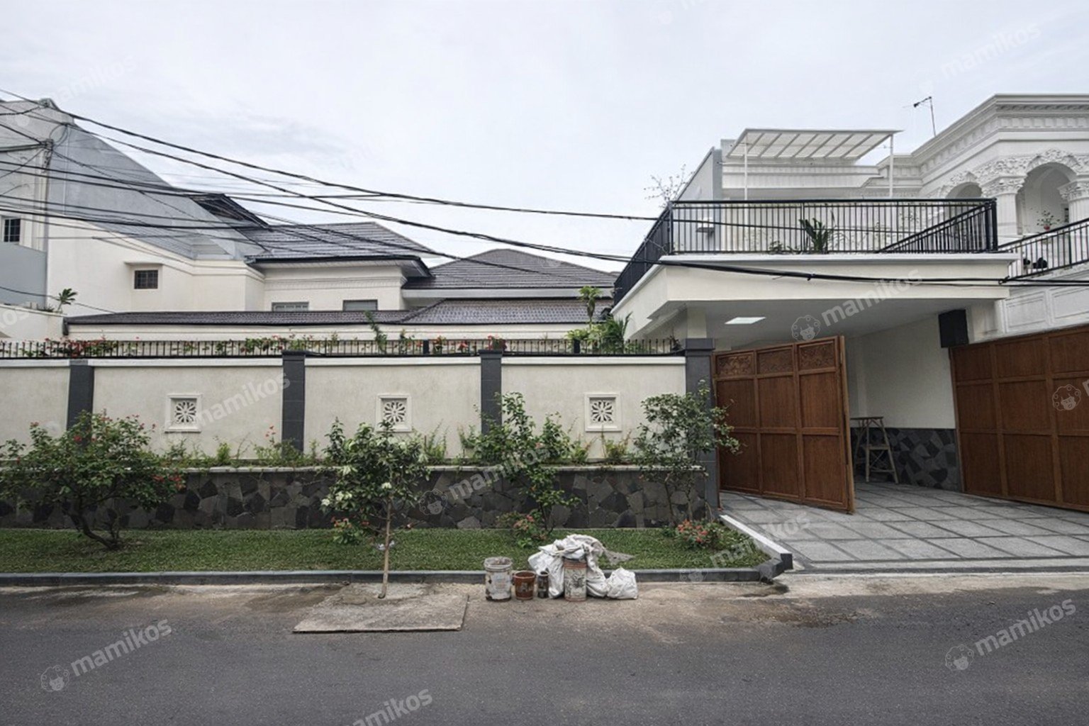 Rumah Sertifikat SHM 6 Kamar Tidur 6 Kamar Mandi Lebak Bulus Jakarta Selatan