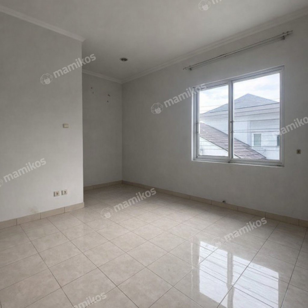 Rumah Sertifikat SHM 3 Kamar Tidur 2 Kamar Mandi Kota Wisata Jakarta Timur - Photo 5
