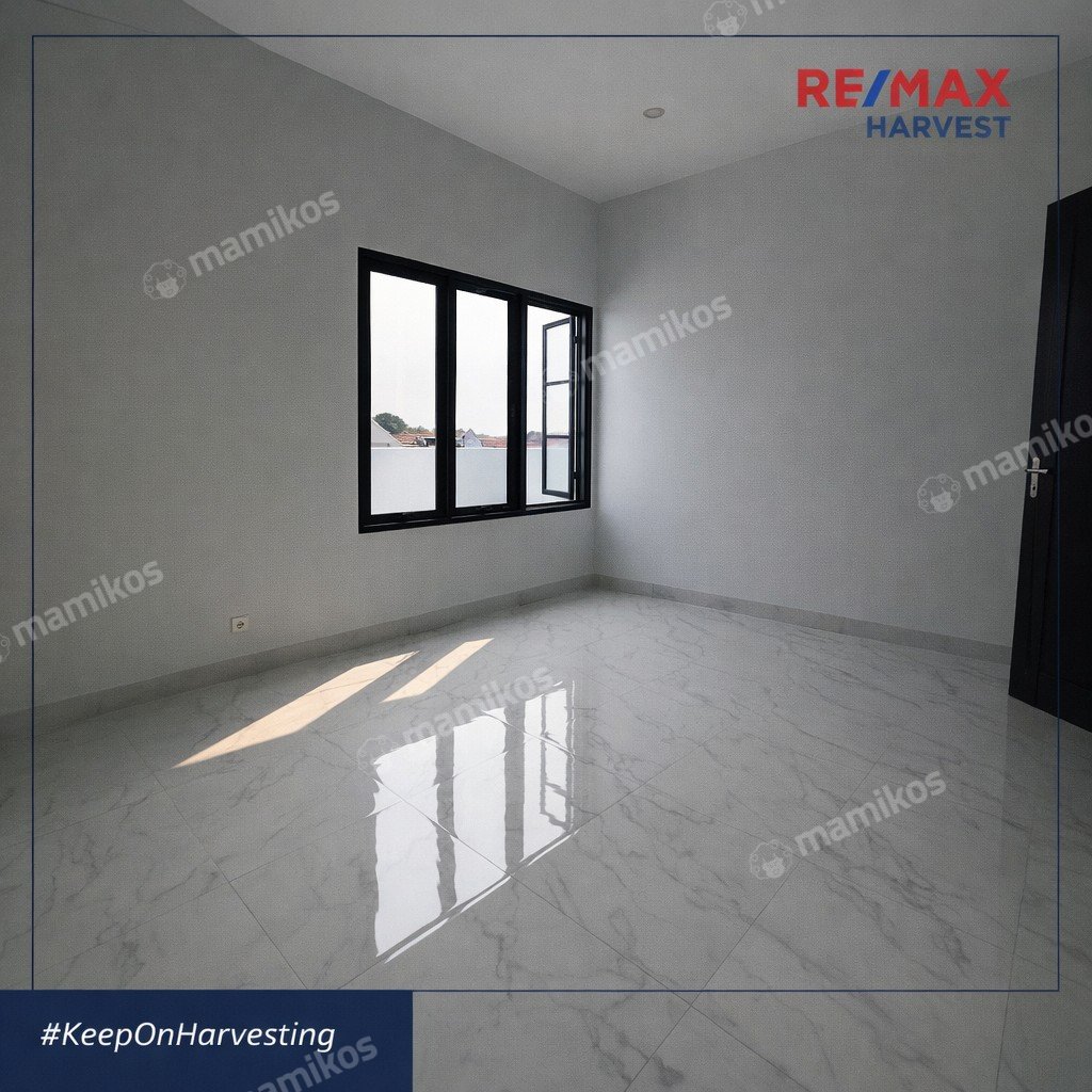 Rumah Sertifikat SHM 3 Kamar Tidur 3 Kamar Mandi Duri Kepa Jakarta Barat - Photo 2