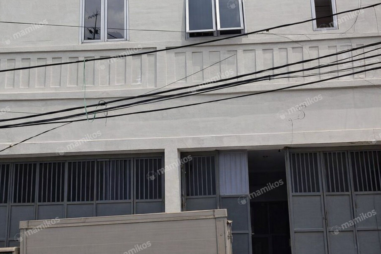 Rumah Sertifikat SHM 2 Kamar Tidur 3 Kamar Mandi Jembatan Besi Jakarta Barat