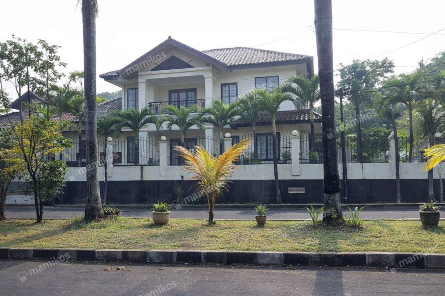Rumah Sertifikat SHM 5 Kamar Tidur 3 Kamar Mandi Duren Sawit Jakarta Timur