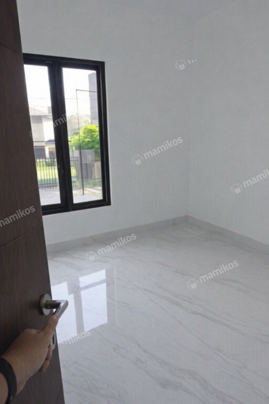 Rumah Sertifikat SHM 3 Kamar Tidur 3 Kamar Mandi Villa Meruya Jakarta Barat - Photo 4