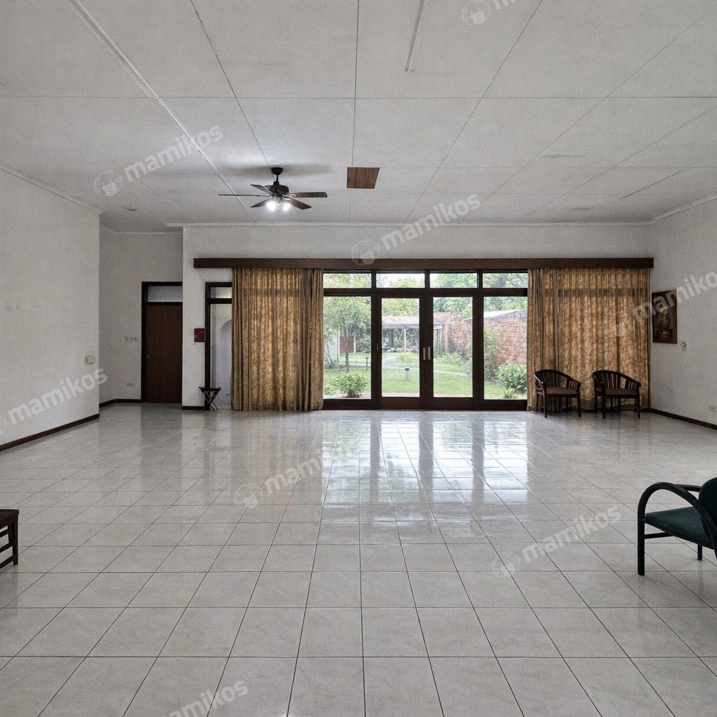 Rumah 4 Kamar Tidur 2 Kamar Mandi 1 Lantai Kemang Jakarta Selatan - Photo 2