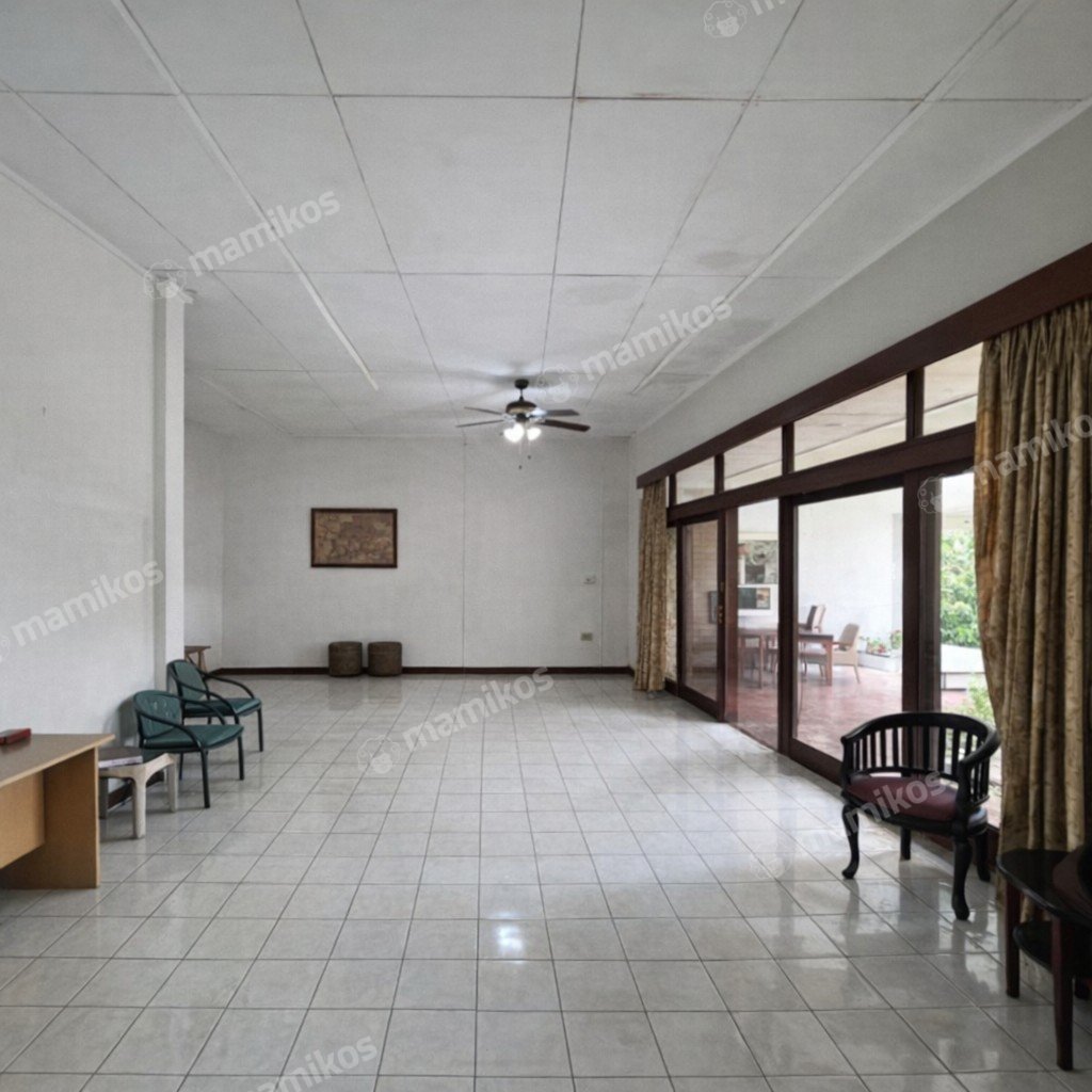 Rumah 4 Kamar Tidur 2 Kamar Mandi 1 Lantai Kemang Jakarta Selatan - Photo 5