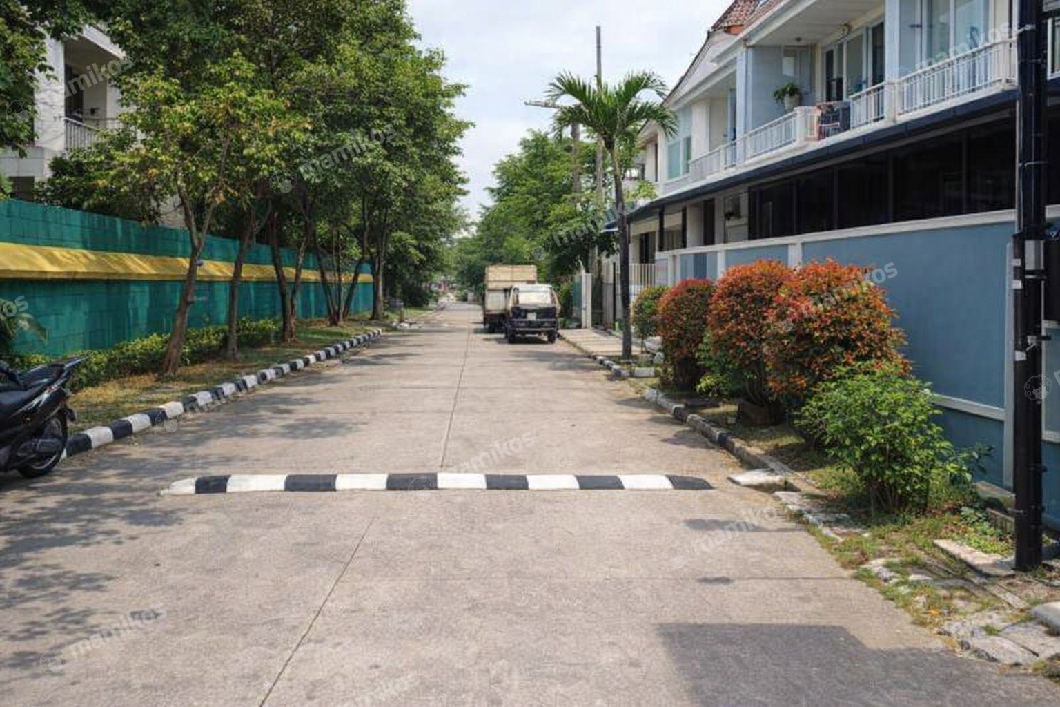 Rumah Sertifikat SHM 3 Kamar Tidur 3 Kamar Mandi Kebon Jeruk Jakarta Barat - Photo 4