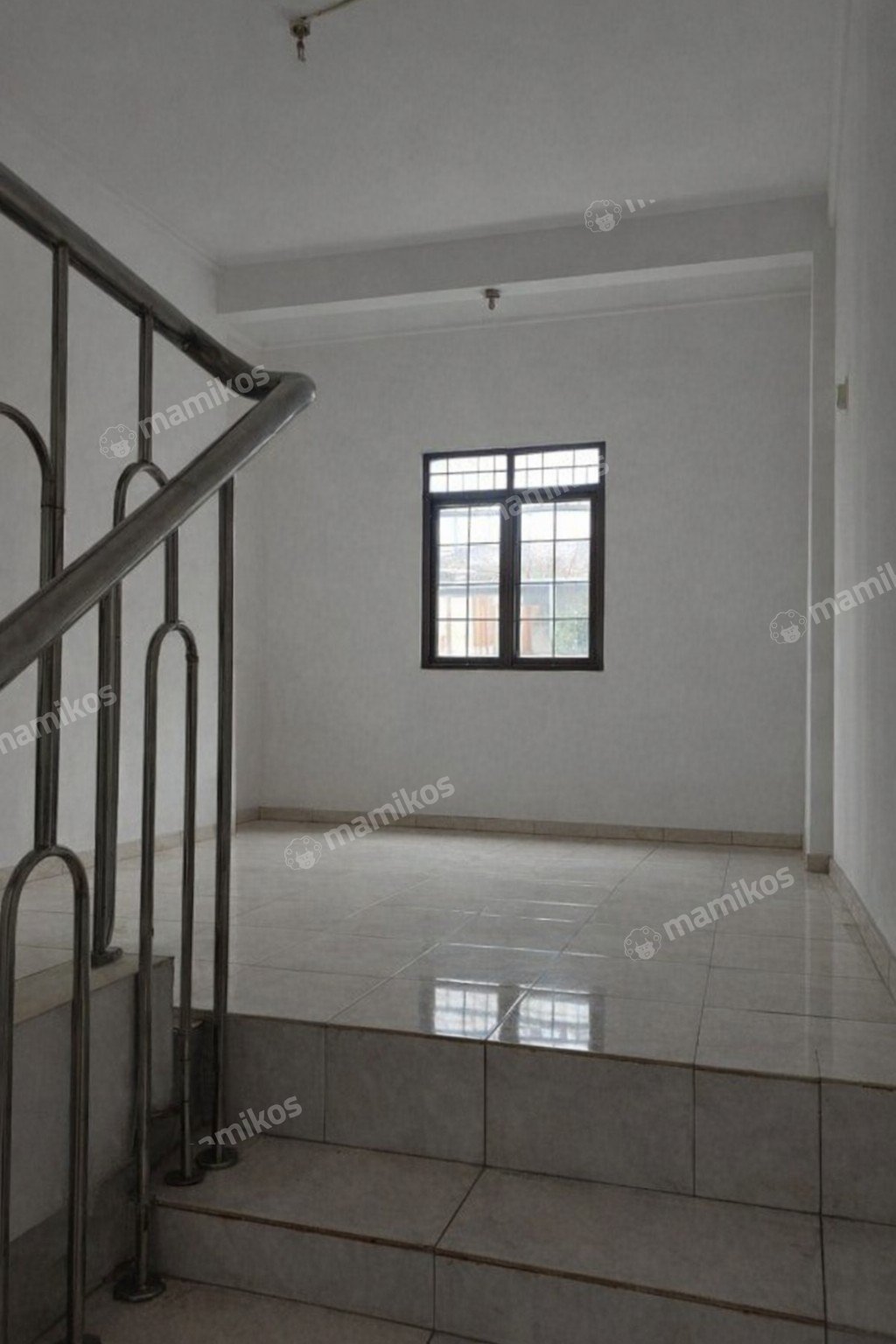 Rumah Sertifikat SHM 3 Kamar Tidur 3 Kamar Mandi Kebon Jeruk Jakarta Barat - Photo 3