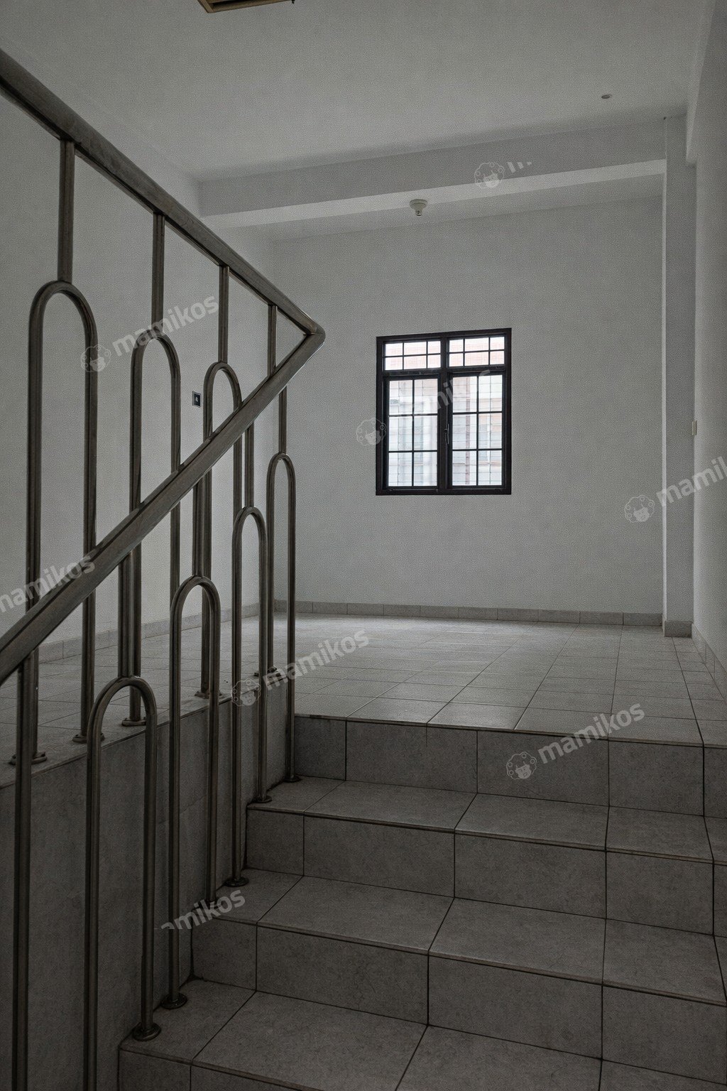 Rumah Sertifikat SHM 3 Kamar Tidur 3 Kamar Mandi Kebon Jeruk Jakarta Barat - Photo 4