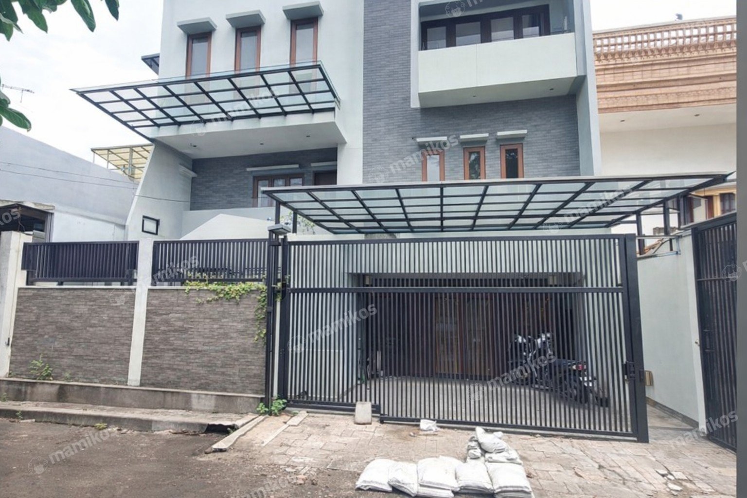 Rumah 8KT 5KM Tomang Jakarta Barat