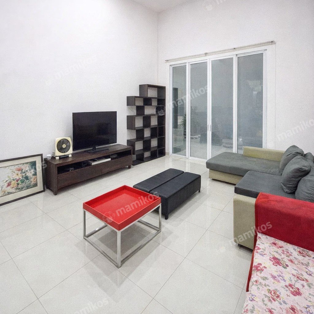 Rumah Sertifikat SHM 4 Kamar Tidur 3 Kamar Mandi Permata Buana Jakarta Barat - Photo 2