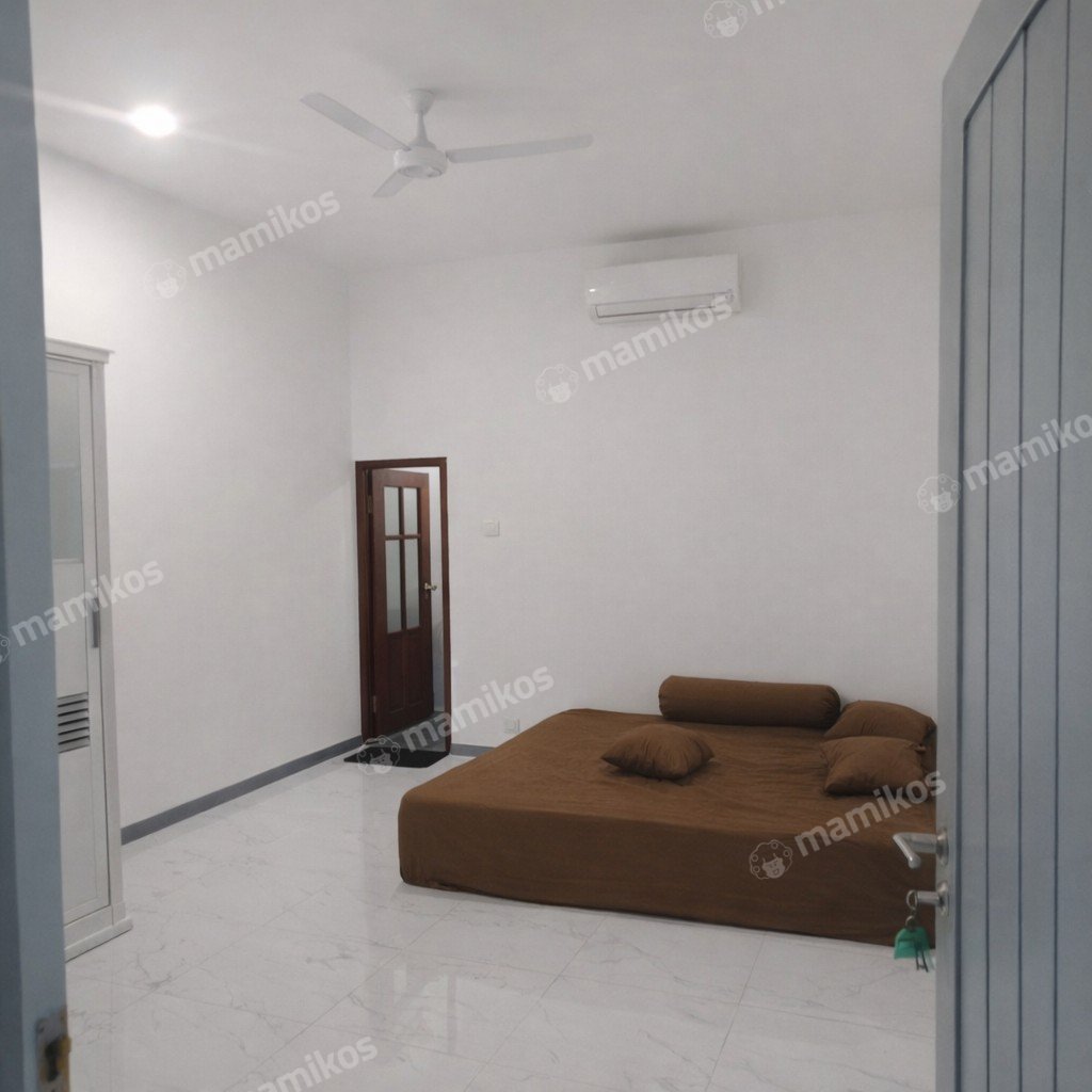 Rumah Sertifikat SHM 5 Kamar Tidur 3 Kamar Mandi Kebon Jeruk Jakarta Barat - Photo 3