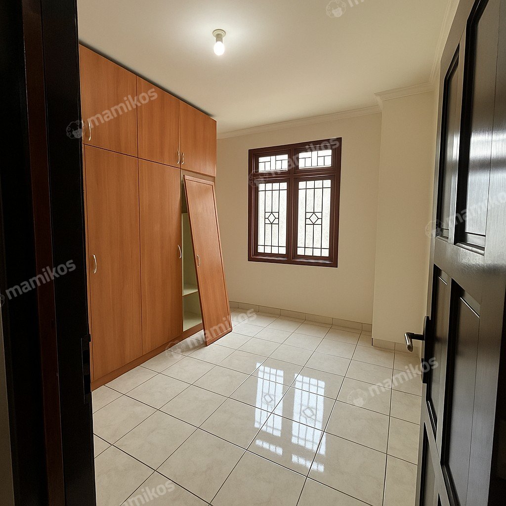 Rumah Sertifikat SHM 3 Kamar Tidur 2 Kamar Mandi Taman Palem Jakarta Barat - Photo 3