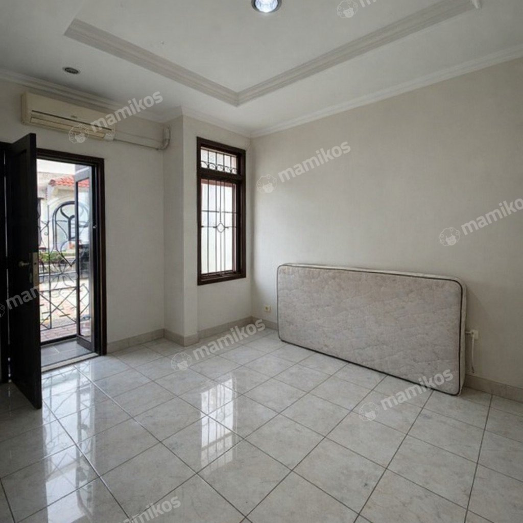 Rumah Sertifikat SHM 3 Kamar Tidur 2 Kamar Mandi Taman Palem Jakarta Barat - Photo 4