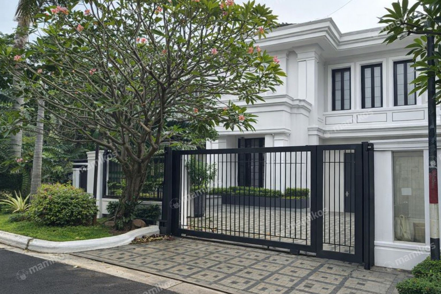 Rumah Sertifikat SHM 8 Kamar Tidur 7 Kamar Mandi Pondok Indah Jakarta Selatan
