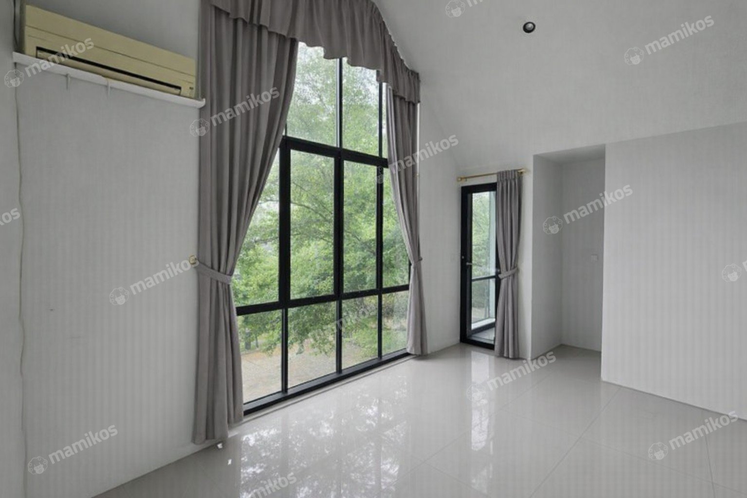 Rumah 3 Kamar Tidur 3 Kamar Mandi 2 Lantai Semanan Jakarta Barat