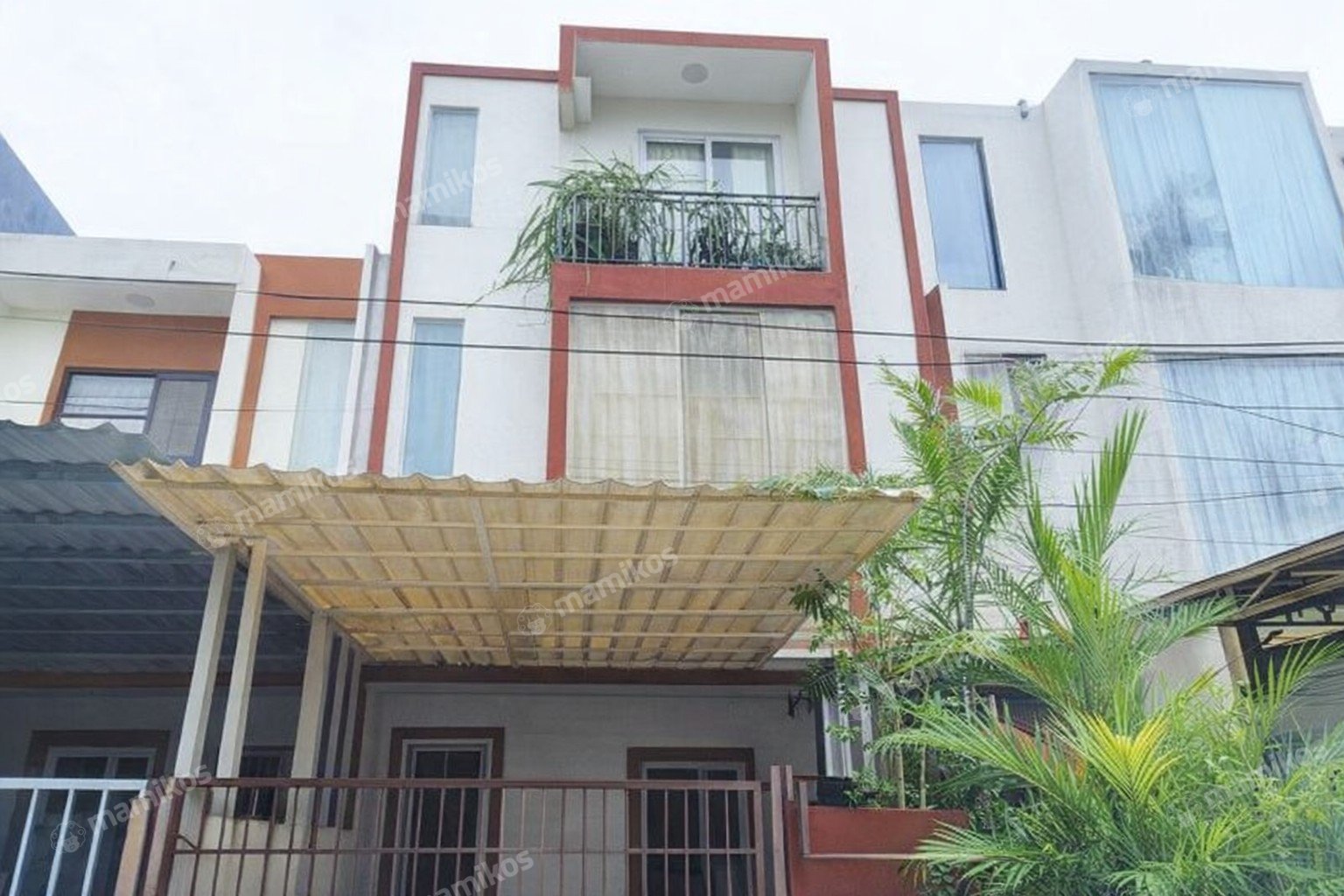 Rumah Sertifikat SHM 3 Kamar Tidur 3 Kamar Mandi Green Ville Jakarta Barat