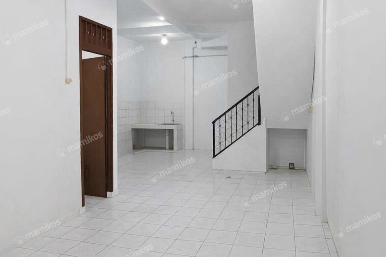 Rumah Sertifikat SHM 2 Kamar Tidur 2 Kamar Mandi Jembatan Besi Jakarta Barat