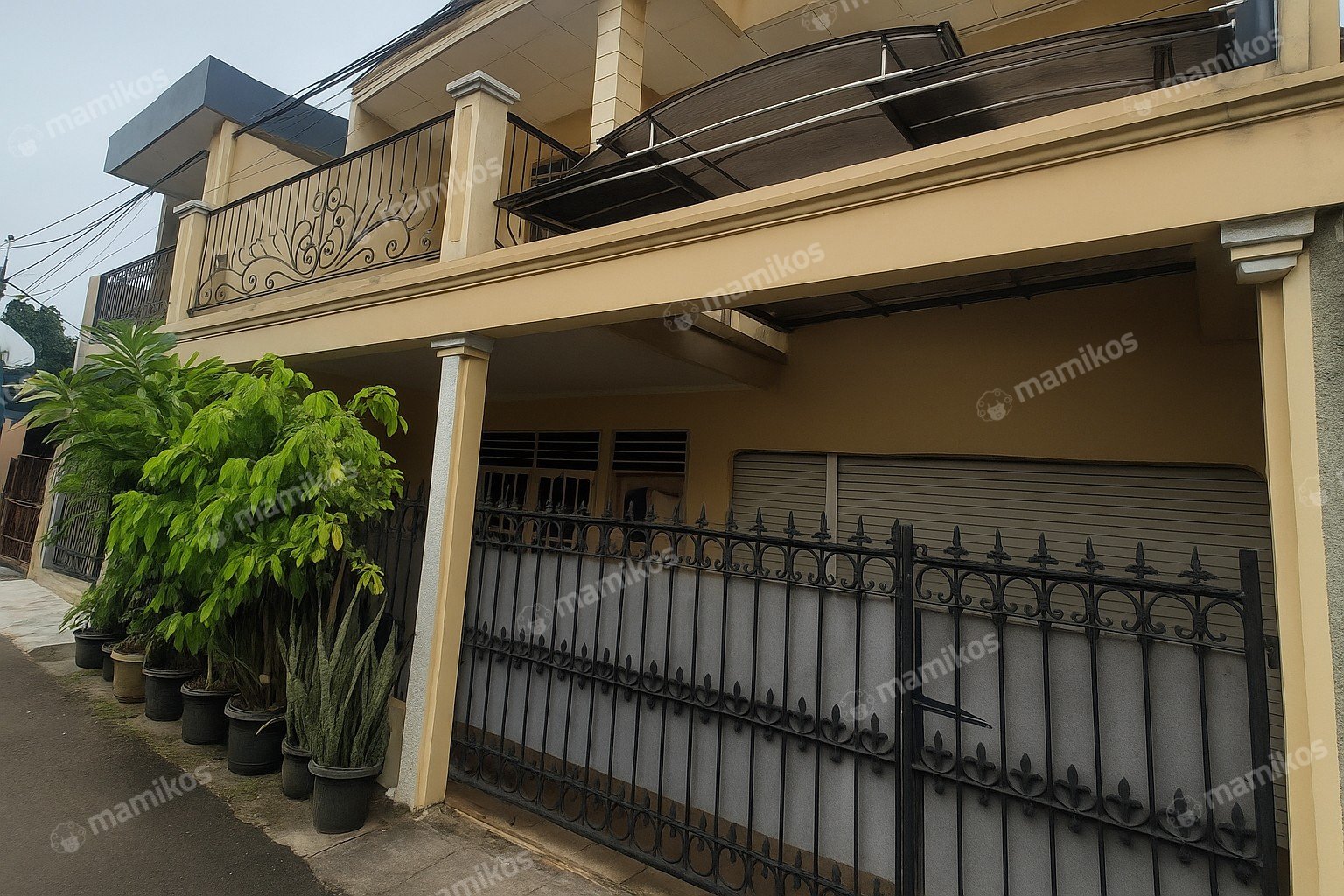 Rumah Sertifikat SHM 5 Kamar Tidur 2 Kamar Mandi Radio Dalam Jakarta Selatan