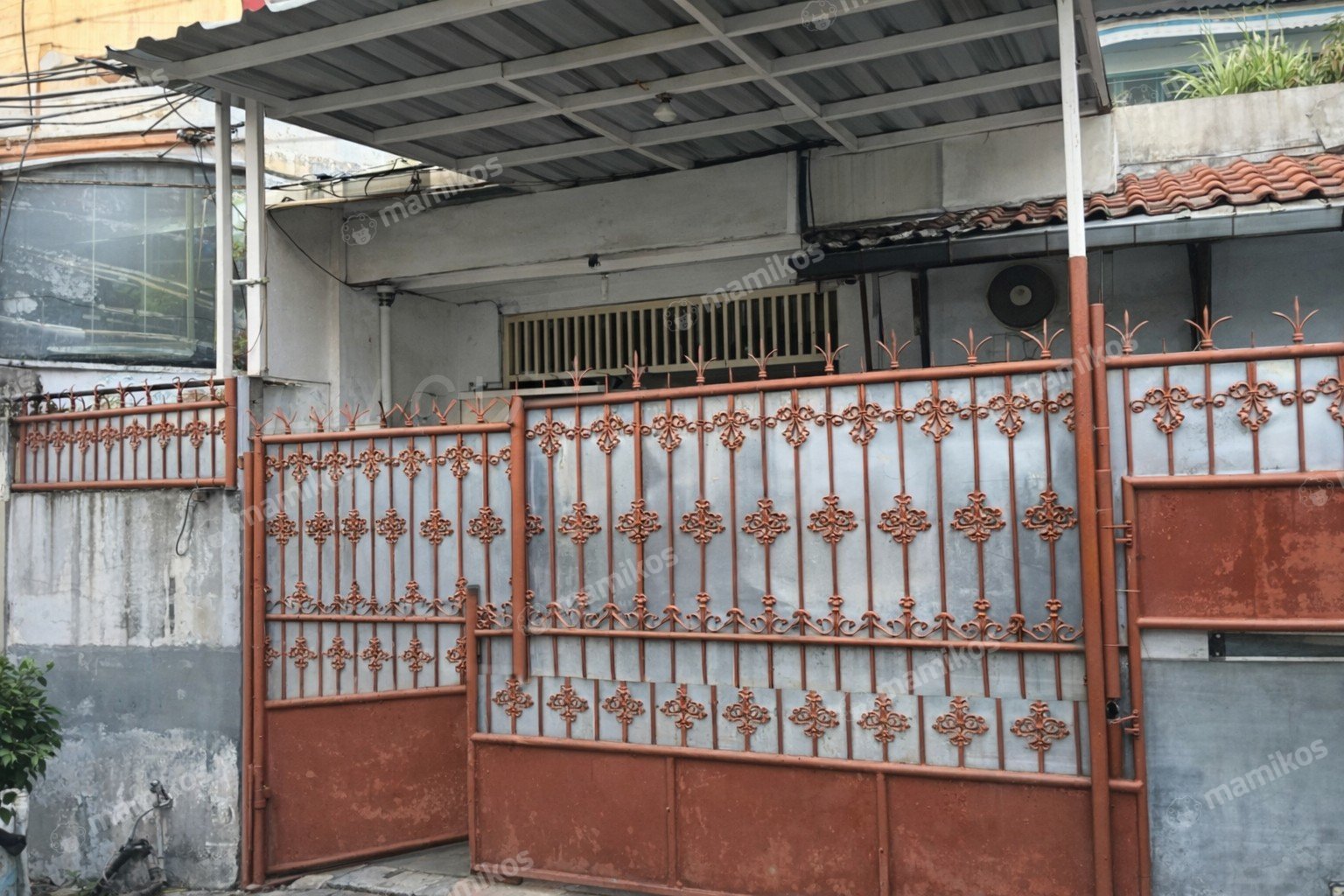 Rumah Sertifikat SHM 5 Kamar Tidur 3 Kamar Mandi Jelambar Jakarta Barat