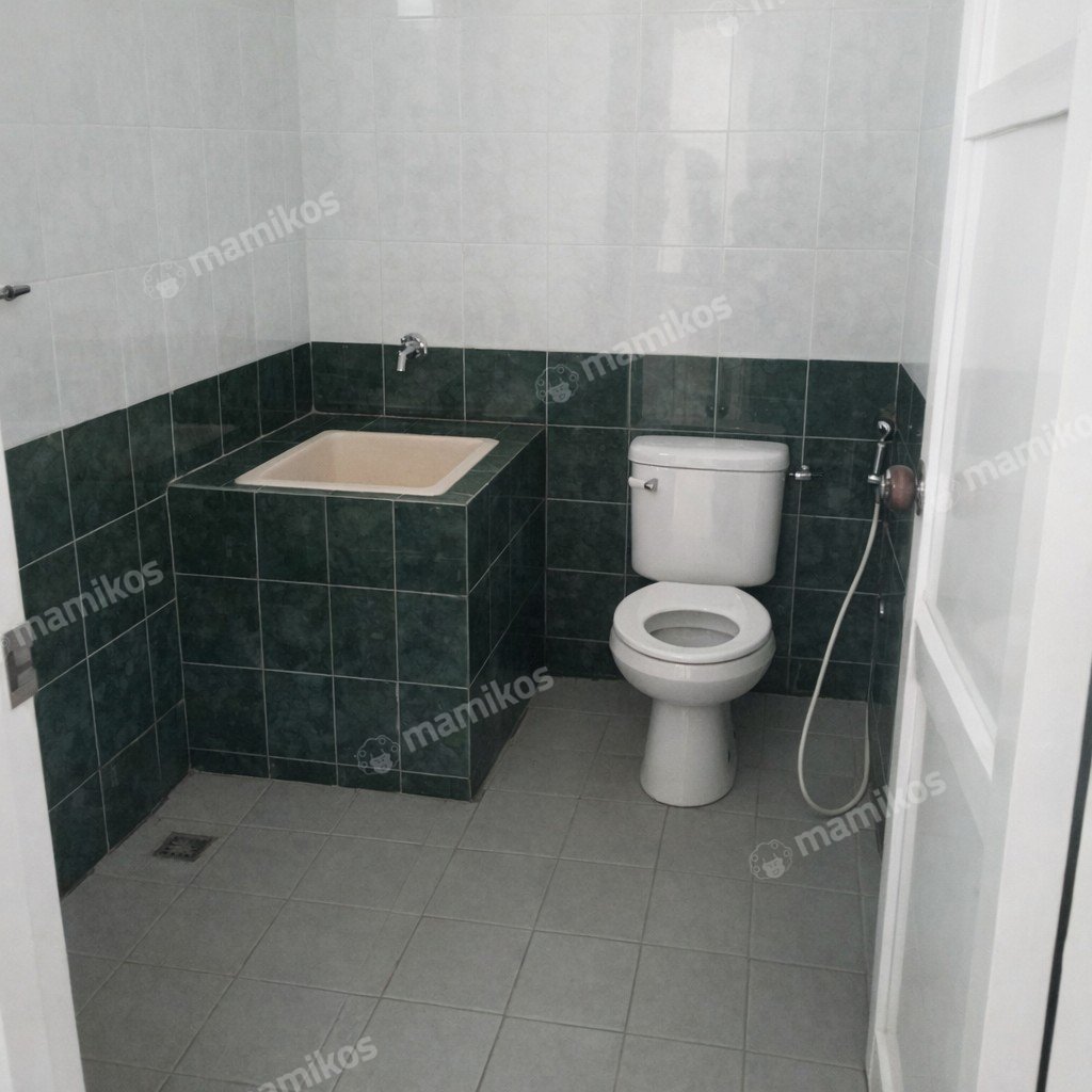Rumah Sertifikat SHM 3 Kamar Tidur 2 Kamar Mandi Kota Wisata Jakarta Timur - Photo 2