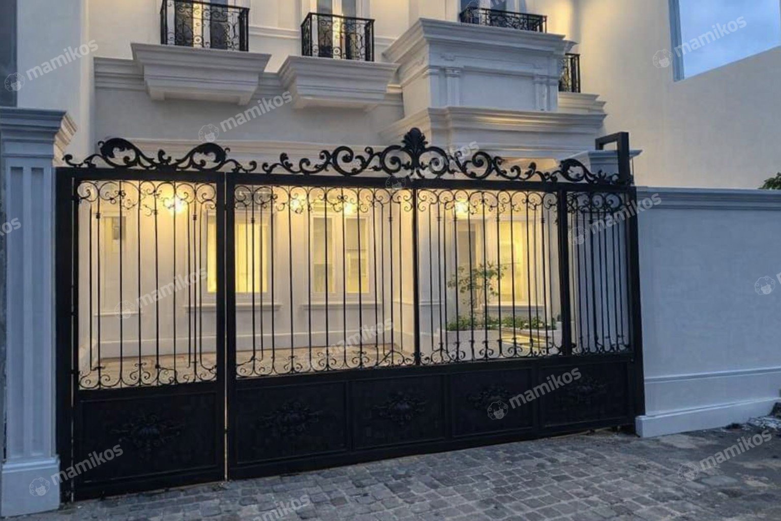 Rumah Sertifikat SHM 4 Kamar Tidur 3 Kamar Mandi Joglo Jakarta Barat