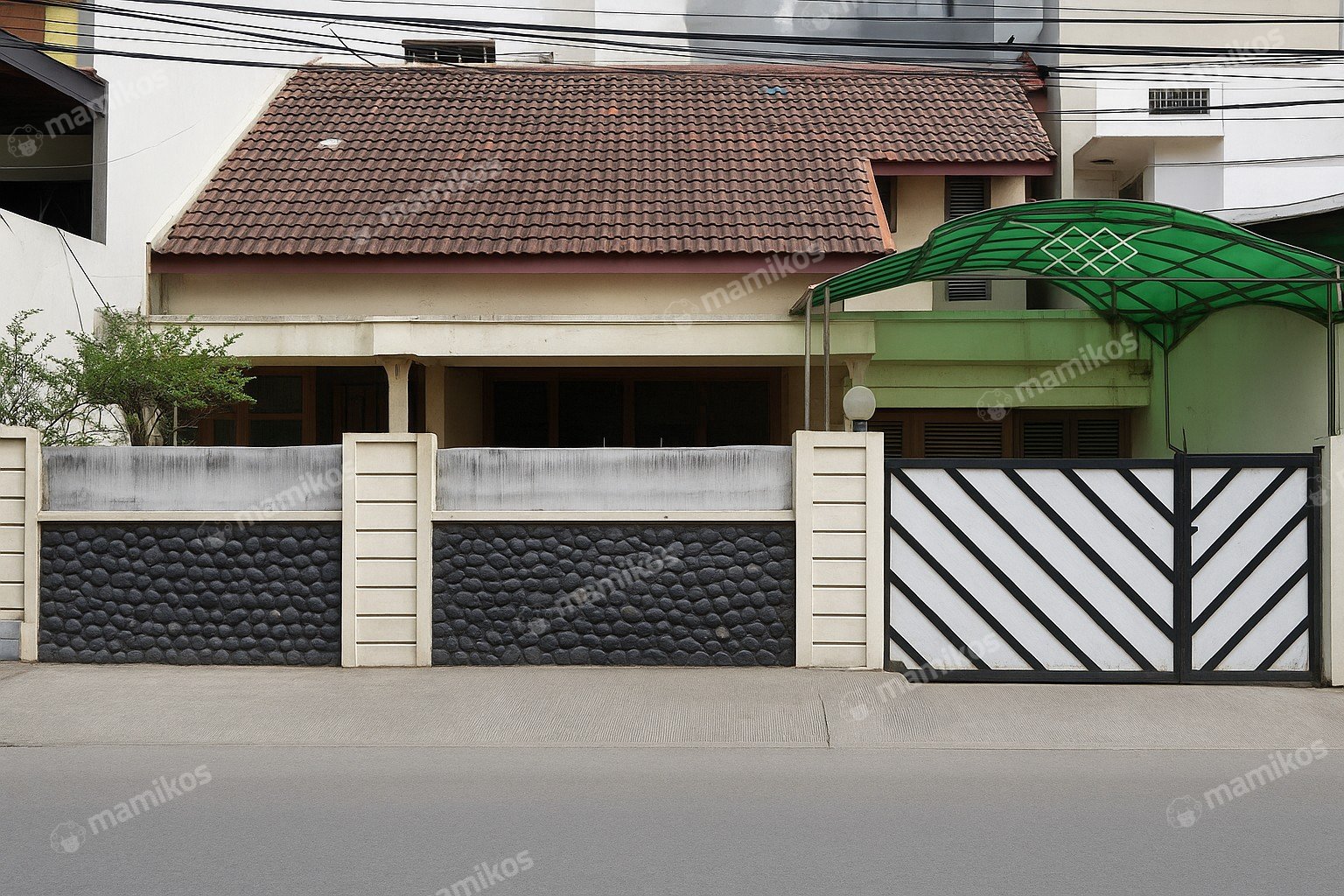 Rumah Sertifikat SHM 3 Kamar Tidur 3 Kamar Mandi Taman Ratu Jakarta Barat