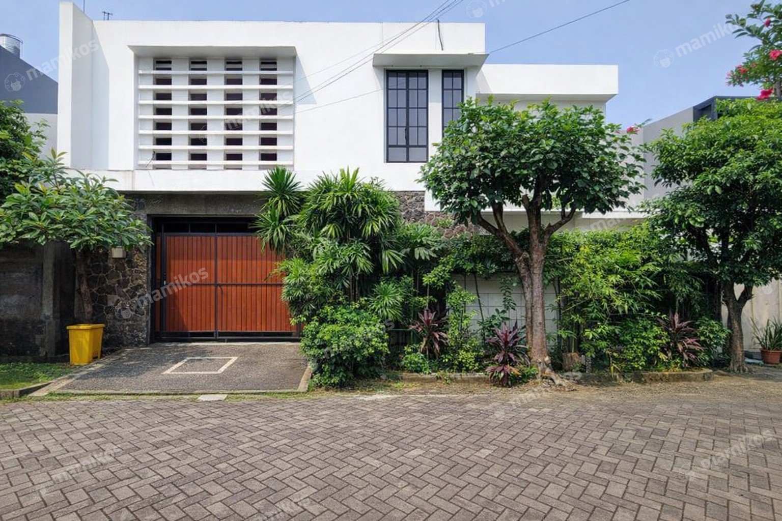Rumah Sertifikat SHM 7 Kamar Tidur 4 Kamar Mandi Kedoya Jakarta Barat