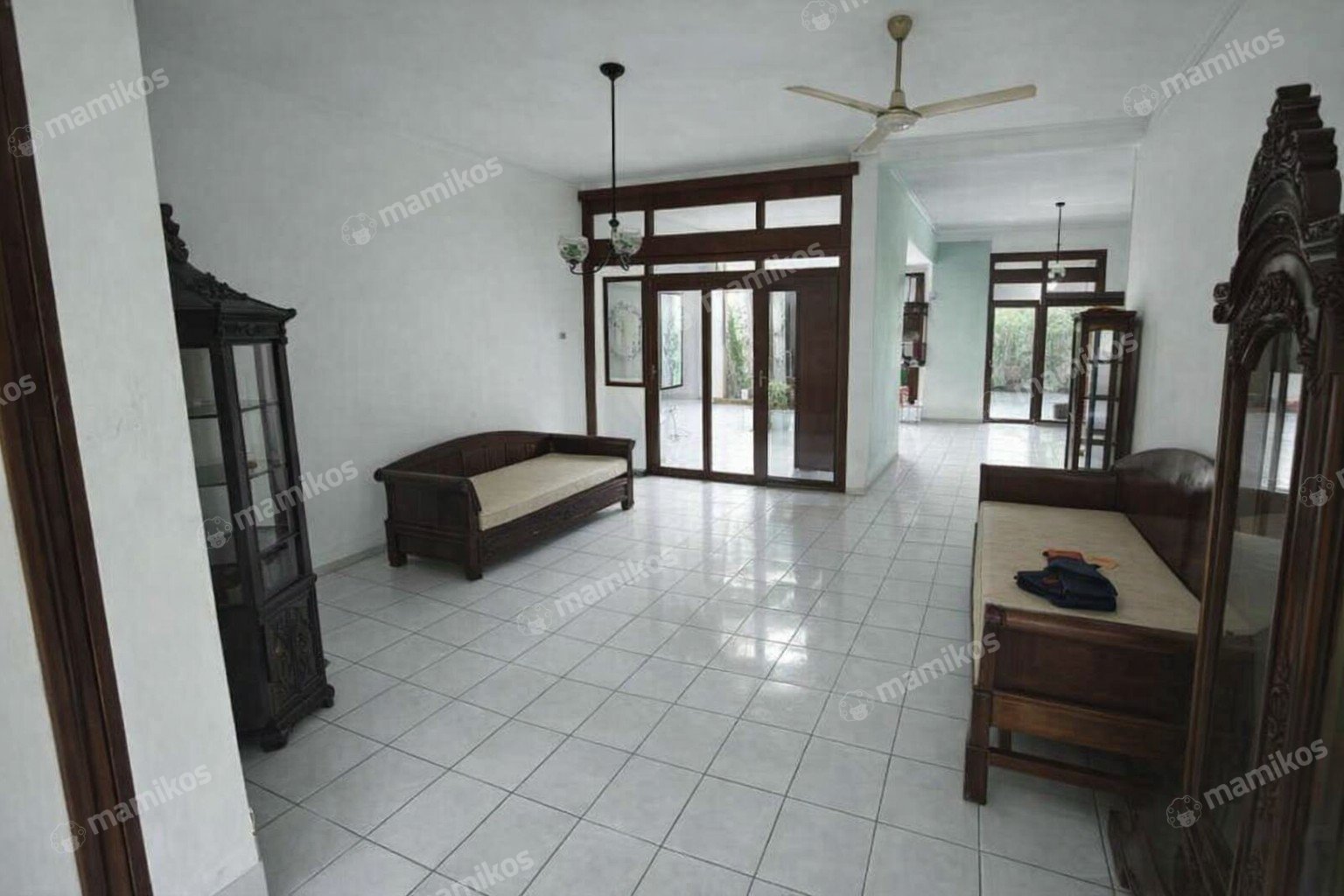 Rumah Sertifikat SHM 6 Kamar Tidur 5 Kamar Mandi Kemang Jakarta Selatan
