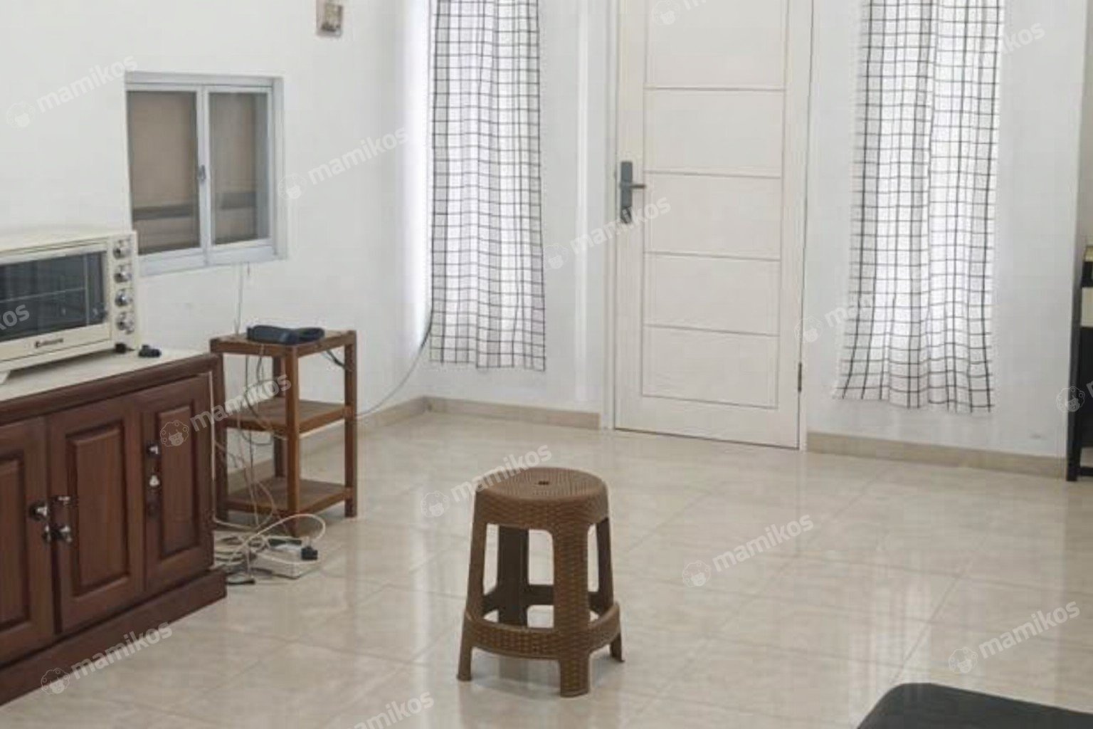 Rumah Sertifikat SHM 3 Kamar Tidur 2 Kamar Mandi Daan Mogot Jakarta Barat