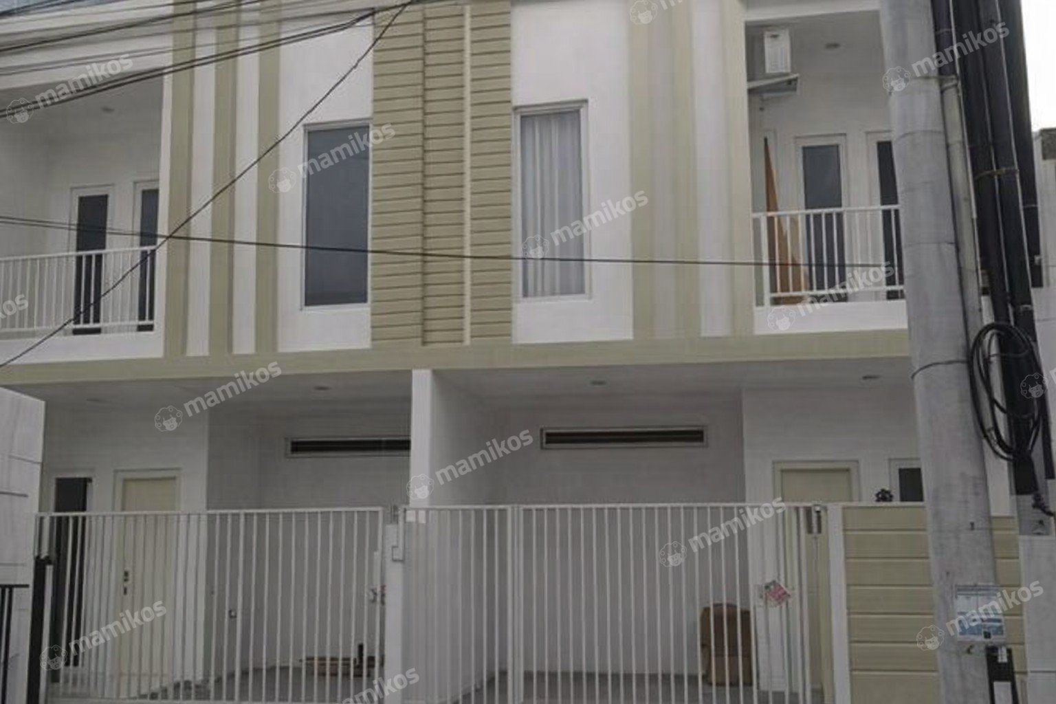 Rumah Sertifikat SHM 4 Kamar Tidur 2 Kamar Mandi Tanjung Duren Jakarta Barat
