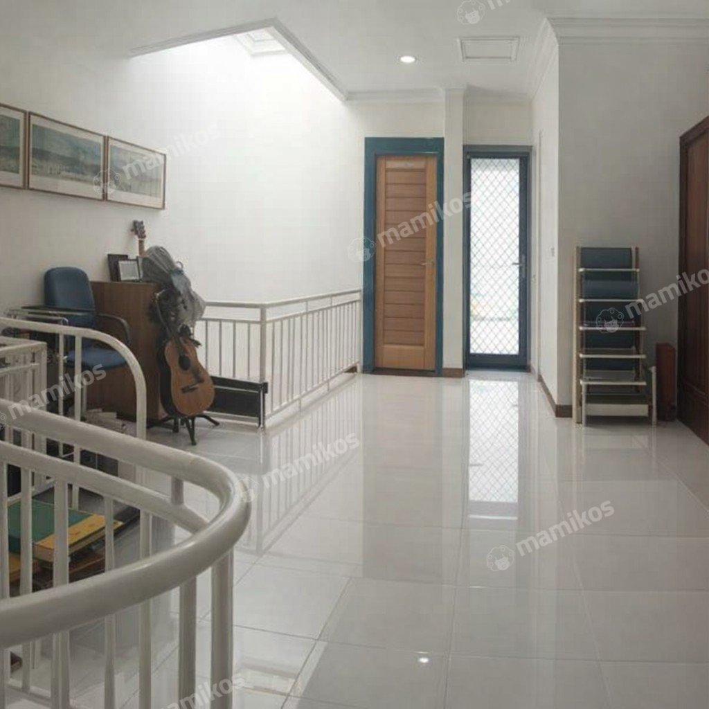 Rumah Sertifikat SHM 3 Kamar Tidur 2 Kamar Mandi Kelapa Gading Jakarta Utara - Photo 3
