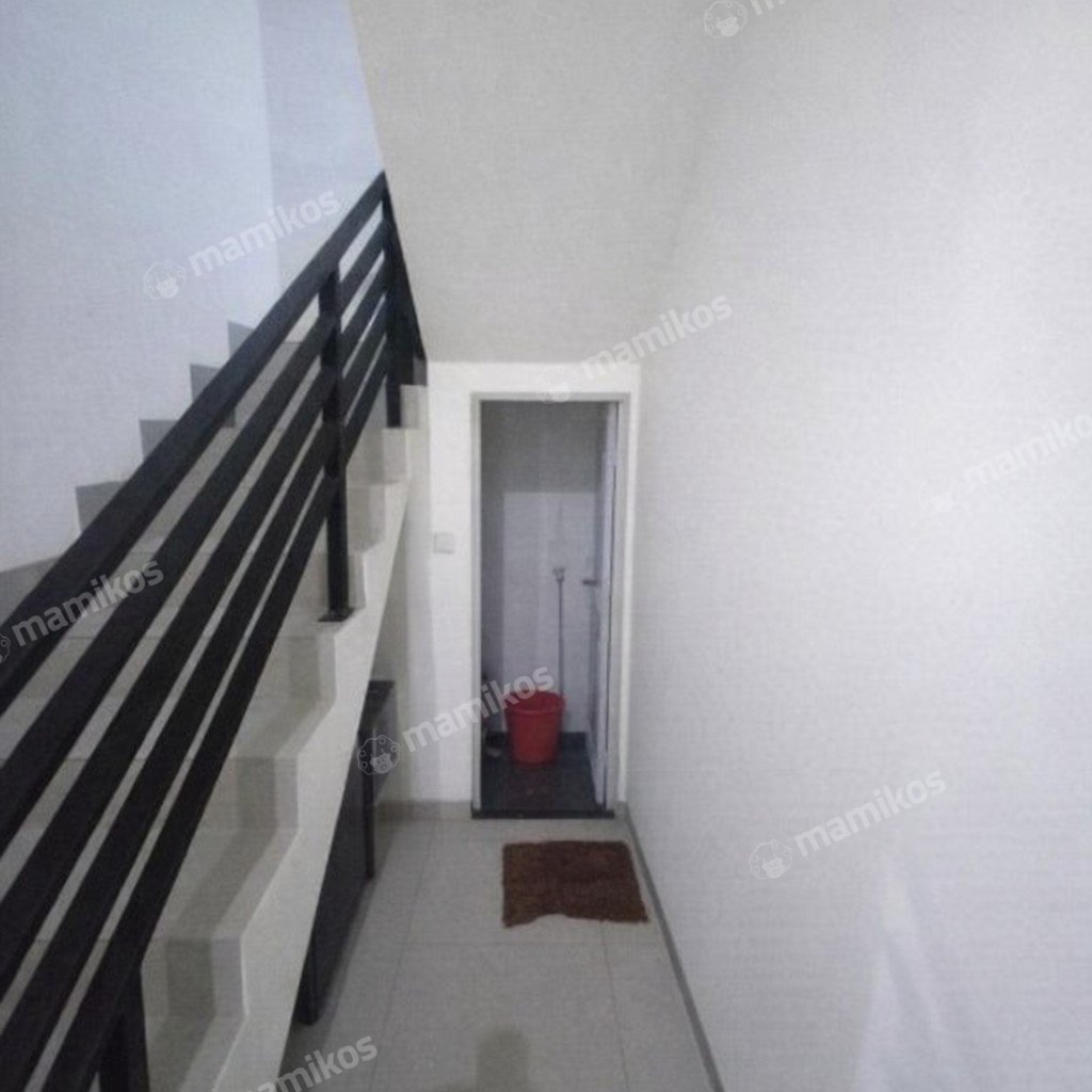 Rumah 4 Kamar Tidur 4 Kamar Mandi 1 Lantai Joglo Jakarta Barat - Photo 5