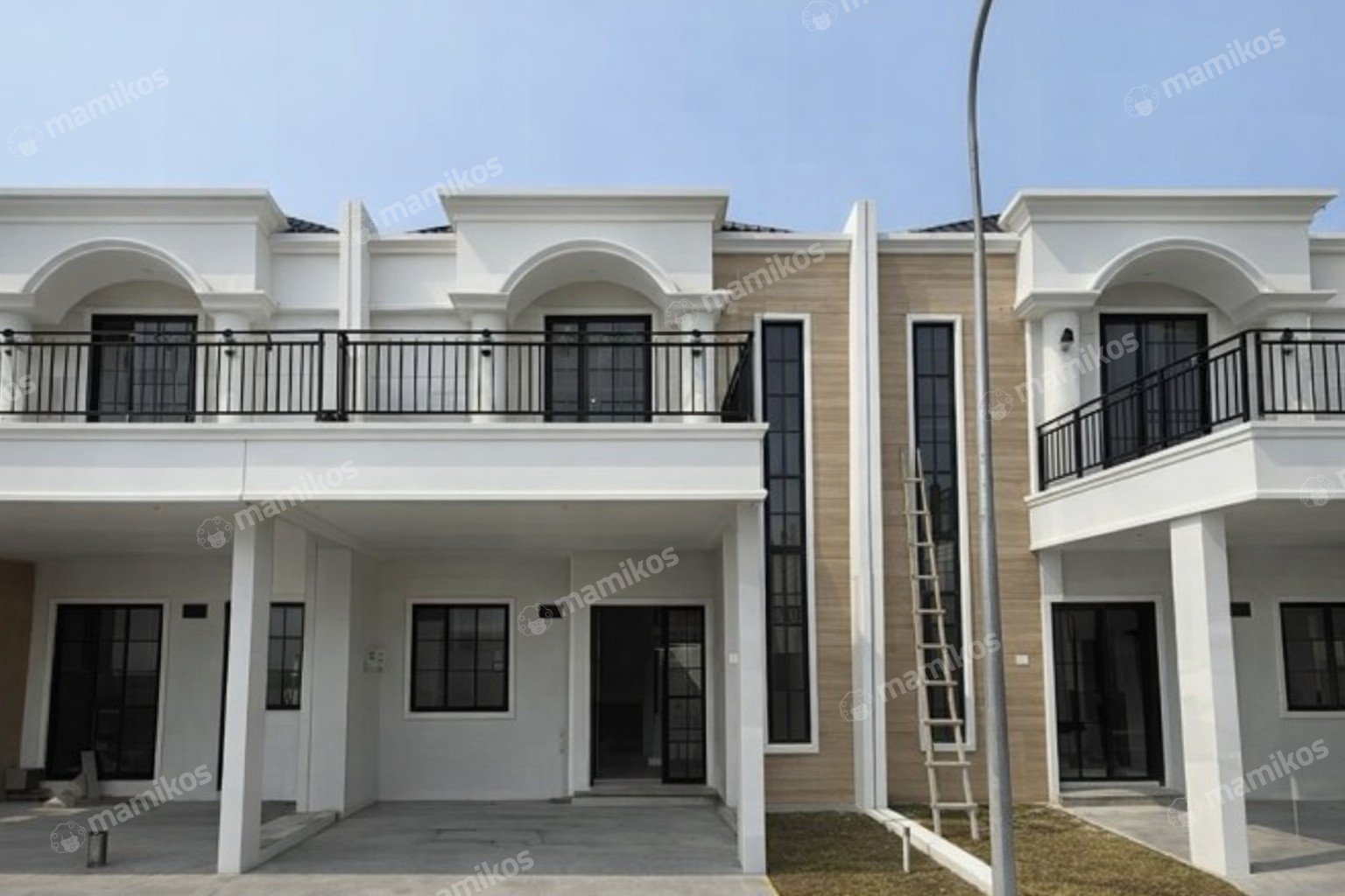 Rumah Sertifikat SHM 3 Kamar Tidur 3 Kamar Mandi Pantai Indah Kapuk 2 Jakarta Utara