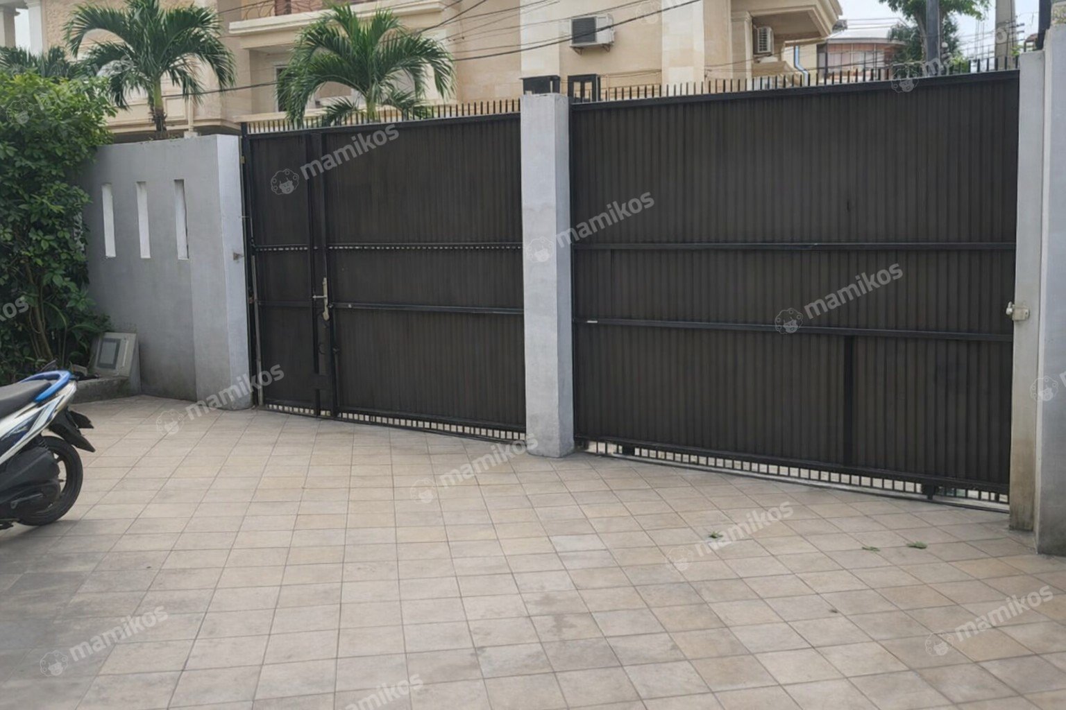 Rumah Sertifikat SHM 6 Kamar Tidur 5 Kamar Mandi Duri Kosambi Jakarta Barat