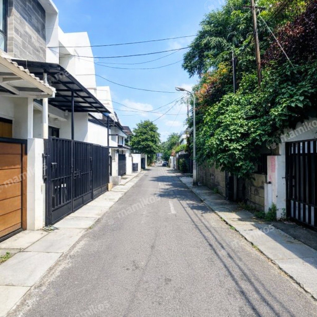 Rumah Sertifikat SHM 4 Kamar Tidur 2 Kamar Mandi Kebayoran Baru Jakarta Selatan - Photo 2