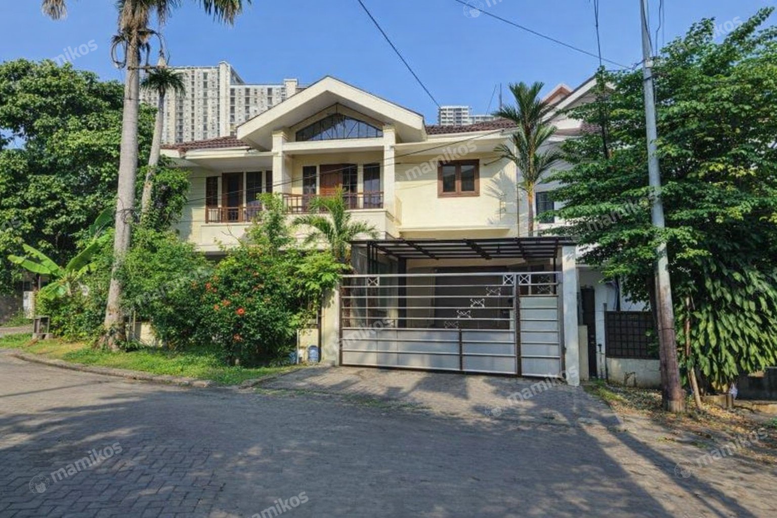 Rumah 5 Kamar Tidur 4 Kamar Mandi 2 Lantai Kedoya Jakarta Barat