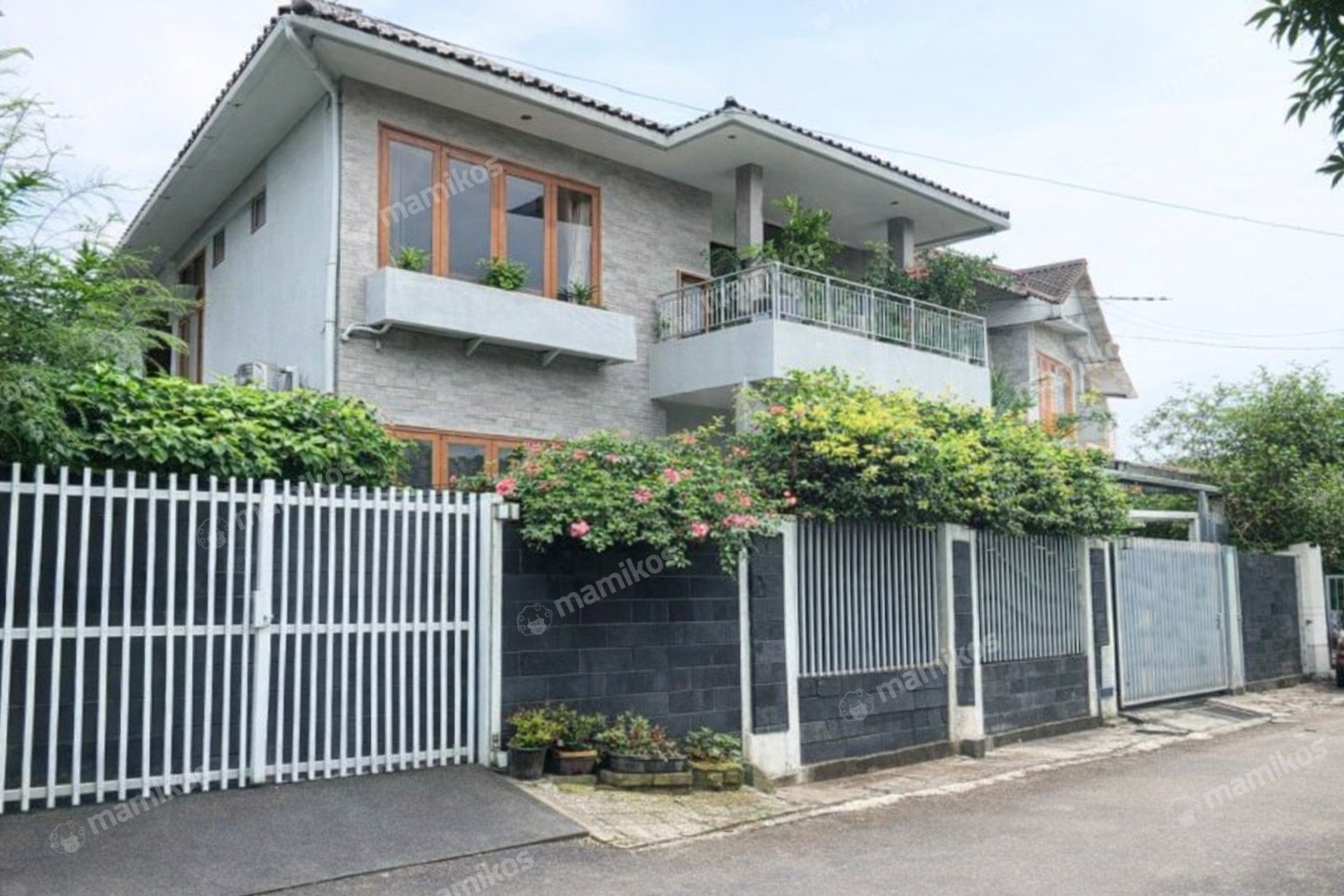 Rumah Sertifikat SHM 5 Kamar Tidur 5 Kamar Mandi Warung Buncit Jakarta Selatan